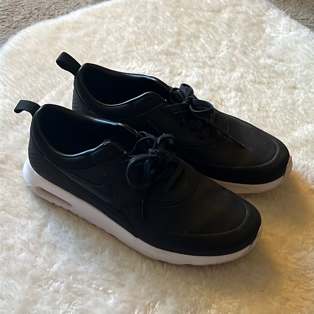 Black Nike Lace Up Sneakers